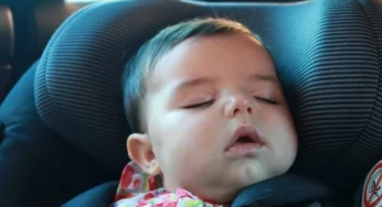 Këto janë tre vendet më të rrezikshme ku fëmija juaj nuk duhet të flejë kurrë