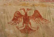 Sa e vjetër është stema e flamurit kombëtar shqiptar