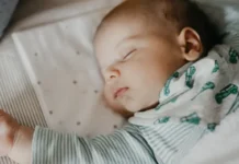 Sa orë gjumë duhet të bëjnë fëmijët sipas moshës