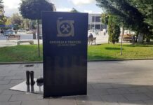 Kjo është përmendorja në Mitrovicë që u ngrit për nderë të grevës së minatorëve të Trepçës