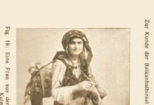 Gruaja e Tomorit 1906: Një fëmijë në kurriz, një për dore dhe një popull mbi supe