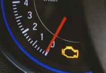 Çfarë do të thotë kur ndizet drita e motorit tek vetura juaj?