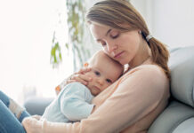 Çfarë mund të bëni për t’u qetësuar dhimbjet bebeve, këshilla për nënat…