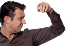 E dini se deodorantët mund të jenë problematikë gjatë verës? Ja çfarë duhet të dini