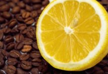 Pse shumë njerëz po konsumojnë kafe me limon, ky është efekti i saj