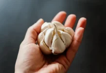 Çfarë ndodh me mëlçinë tuaj nëse hani hudhër çdo ditë?