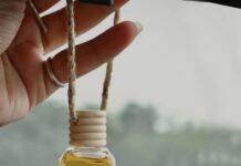 A është e dëmshme aroma në makinë?